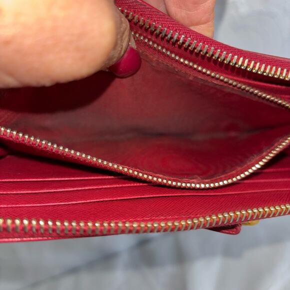 Prada Red Saffiano Leather
Bow Zip Around Wallet - Picture 9 of 10
